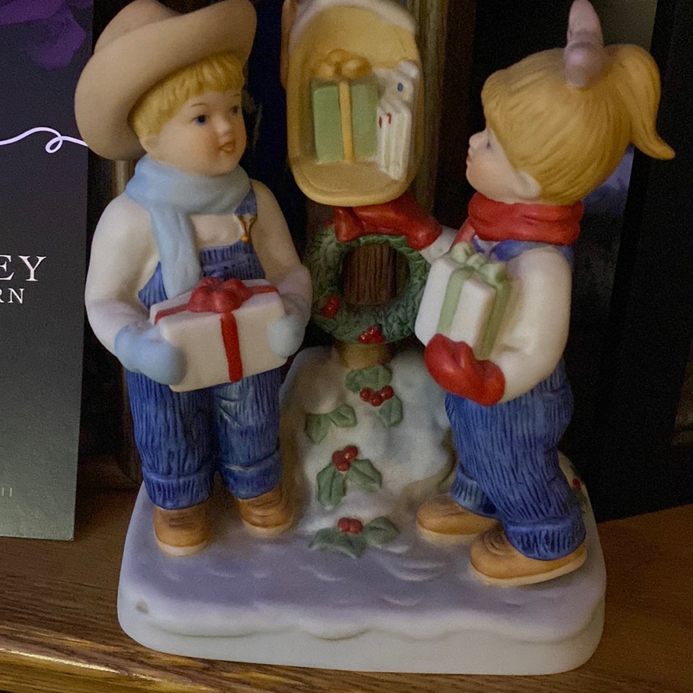 Sharing the joy of Christmas figurine